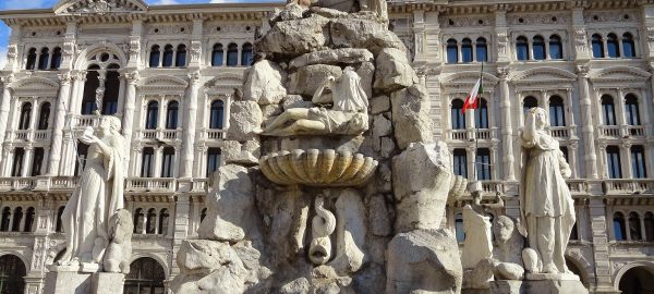 fontana dei quattro continenti piazza unità d'italia trieste
